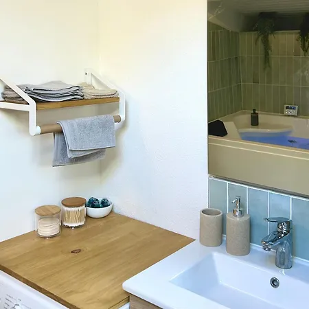 L 'ecrin - Balneo & Cineroom بيت للعطل